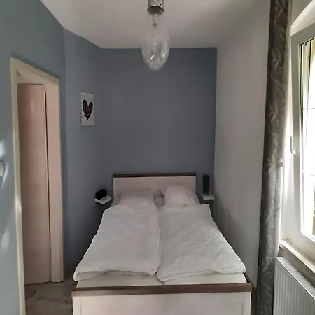 Apartment Lakeside Comfort With Garden, Cleaning Included *