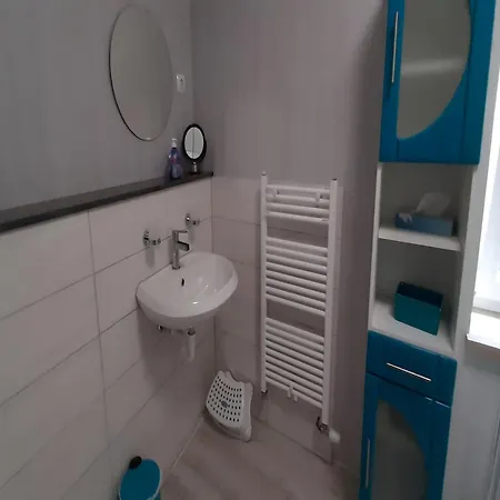 Lakeside Comfort With Garden, Cleaning Included Apartment