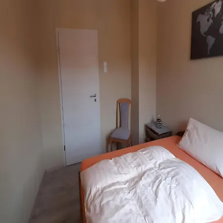 Lakeside Comfort With Garden, Cleaning Included Apartment *